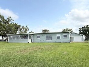 307 Veselka Rd in Freeport, TX - Building Photo - Building Photo