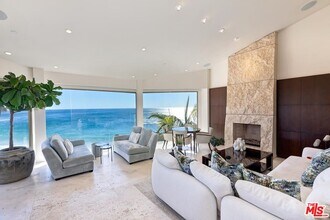 88 Emerald Bay in Laguna Beach, CA - Building Photo - Building Photo