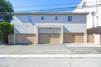 7106 Flight Ave in Los Angeles, CA - Building Photo - Building Photo