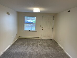 844 State St, Unit 41 in Bangor, ME - Foto de edificio - Building Photo
