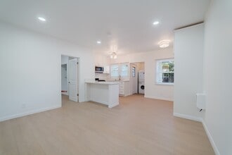 681 Hillside Terrace in Vista, CA - Building Photo - Building Photo