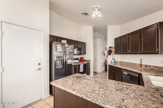 2032 E Windsong Dr in Phoenix, AZ - Building Photo - Building Photo