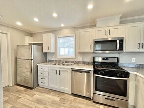 3701 2nd St in Coralville, IA - Foto de edificio - Building Photo