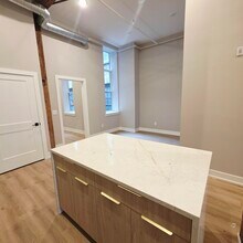 714 Chestnut St, Unit 2F in Philadelphia, PA - Foto de edificio - Building Photo