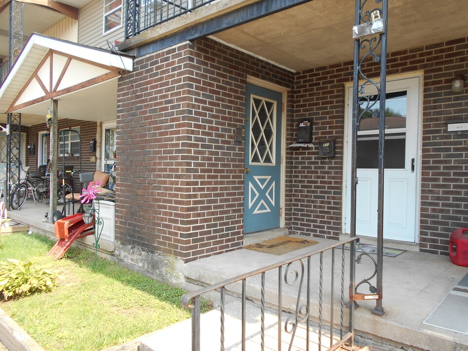 718 E 18th St in Northampton, PA - Building Photo