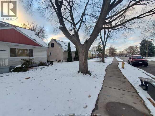 1317 Rankin Ave in Windsor, ON - Building Photo - Building Photo