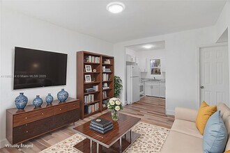 1601 NW 50th St in Miami, FL - Building Photo - Building Photo