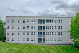 125 Main St in Amesbury, MA - Foto de edificio - Building Photo