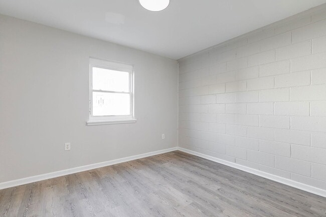 property at 1913 Whitcomb St