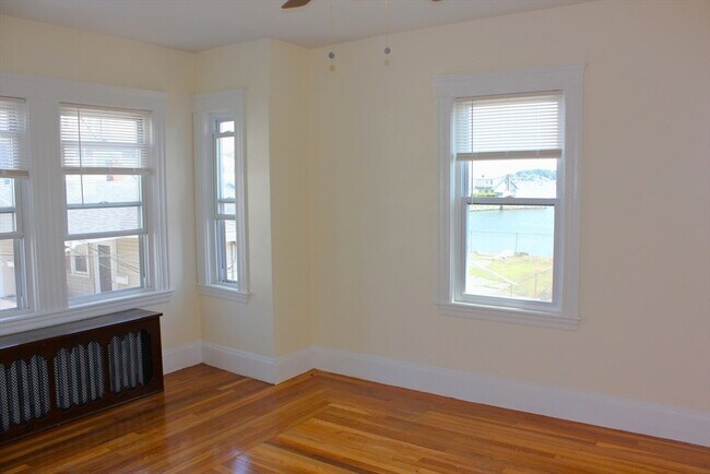 14 Messervy St in Salem, MA - Building Photo - Building Photo