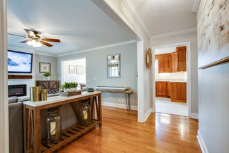 1053 Tanger Ct in Kingston Springs, TN - Foto de edificio - Building Photo