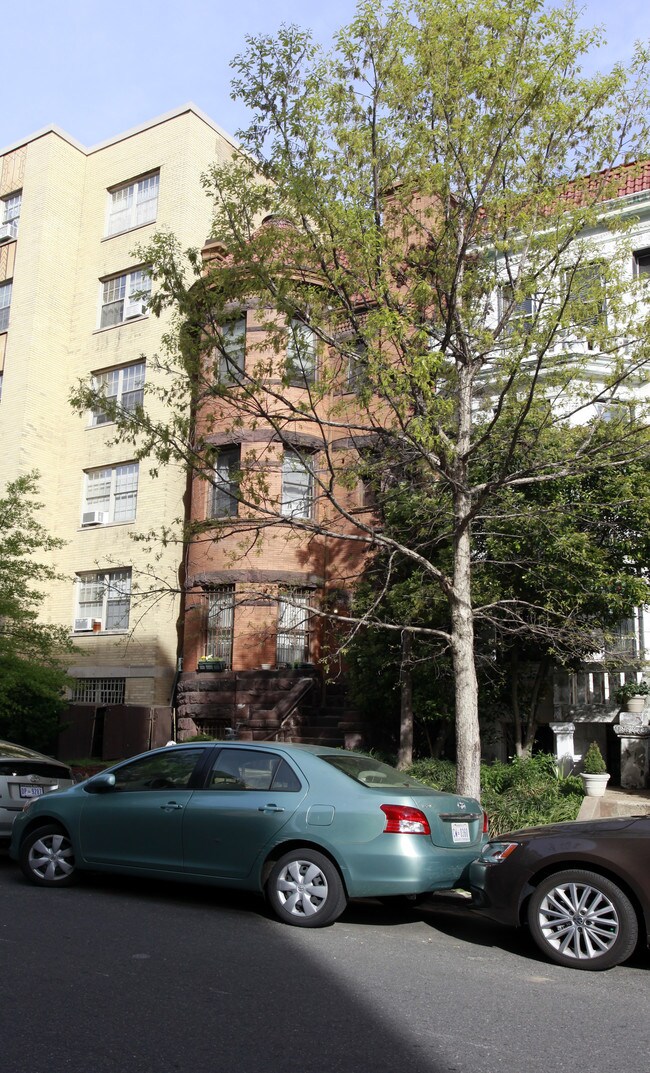 1905 Kalorama Rd NW in Washington, DC - Building Photo - Building Photo