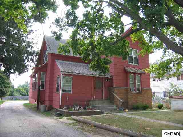 839 W Superior in Alma, MI - Foto de edificio