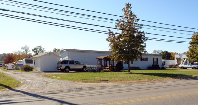 700 Thomas St in Belpre, OH - Building Photo - Building Photo