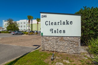 Clearlake Isles in Cocoa, FL - Foto de edificio - Building Photo