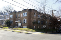 4226 7th St NW in Washington, DC - Foto de edificio - Building Photo