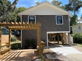 1005 Indian Dr in Kill Devil Hills, NC - Building Photo