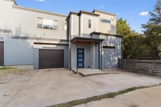 2307 E 16th St-Unit -B in Austin, TX - Building Photo - Building Photo