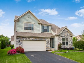 5608 Maple Dell Ct in Hilliard, OH - Building Photo - Building Photo