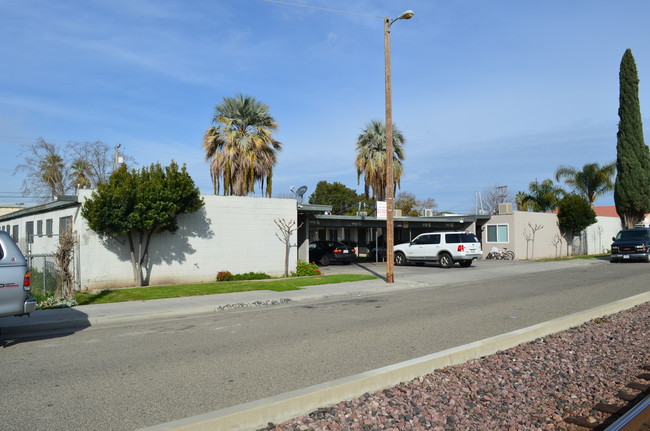 Casa Diana Apartments in Fresno, CA - Building Photo - Other