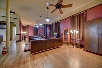 214 S Austin St in Brenham, TX - Building Photo - Building Photo