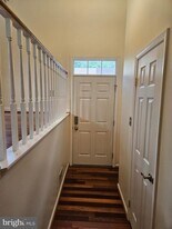 3332 Piney Ridge Ct in Herndon, VA - Building Photo