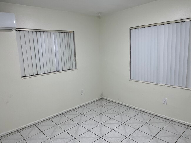 17301 NW 53rd Ct, Unit A in Miami Gardens, FL - Building Photo - Building Photo