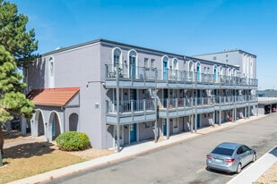 The Ventana at Colorado Station in Denver, CO - Building Photo
