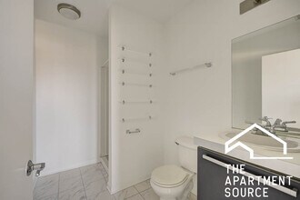1544 W Glenlake Ave in Chicago, IL - Building Photo - Building Photo