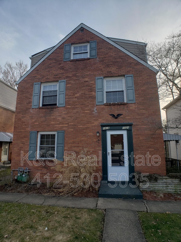 property at 1018 Summit St