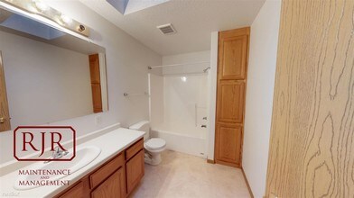 310 S 13th St in Bismarck, ND - Building Photo - Building Photo