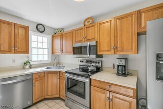 30 Smithfield Ct in Bernards, NJ - Building Photo - Building Photo