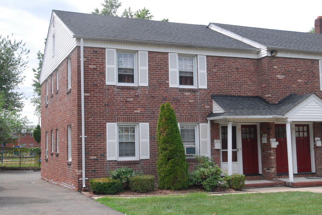 Palisades Manor in Palisades Park, NJ - Foto de edificio - Building Photo