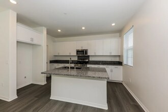 2452 Gunner Ridge Way in Rialto, CA - Building Photo - Building Photo