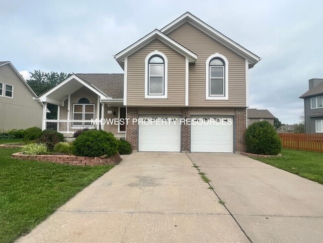 property at 3514 SW Windsong Dr