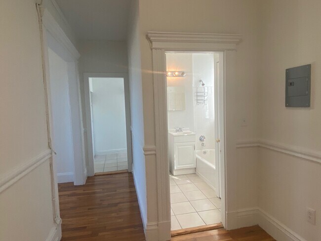 1298 Commonwealth Ave in Boston, MA - Building Photo - Building Photo