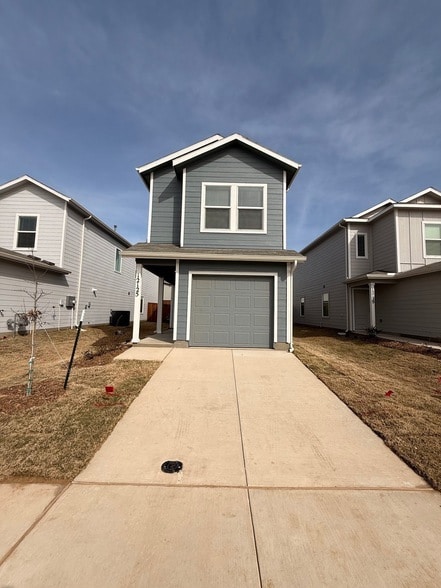 12125 Steeplechase Dr in Aubrey, TX - Building Photo - Building Photo