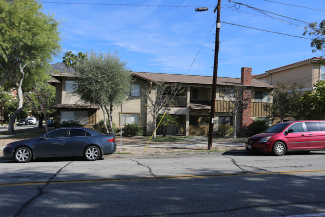 405 E Dryden St in Glendale, CA - Building Photo - Building Photo