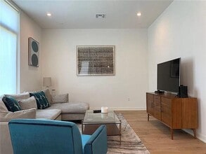 2519 Sutherland St in Austin, TX - Building Photo - Building Photo