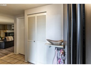 600 Cherry Dr, Unit Apt 6 in Eugene, OR - Building Photo - Building Photo
