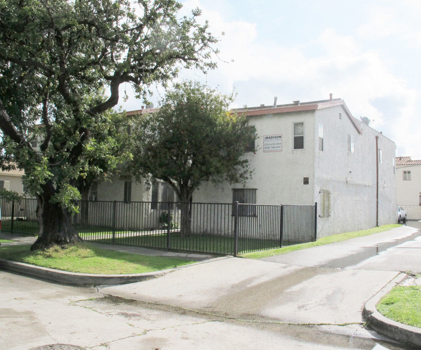 Westside Cloverdale in Los Angeles, CA - Foto de edificio