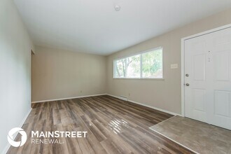301 Imperial Dr in Hazelwood, MO - Building Photo - Building Photo