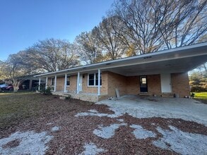 136 Geoff Ln in Anniston, AL - Building Photo - Building Photo