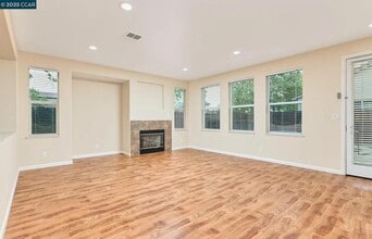 4874 Snowy Egret Way in Oakley, CA - Building Photo - Building Photo