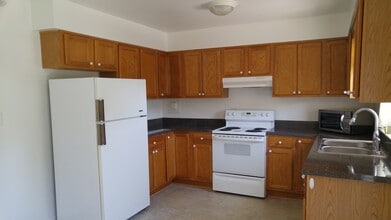 10351 Canterbury St in Westchester, IL - Building Photo - Building Photo