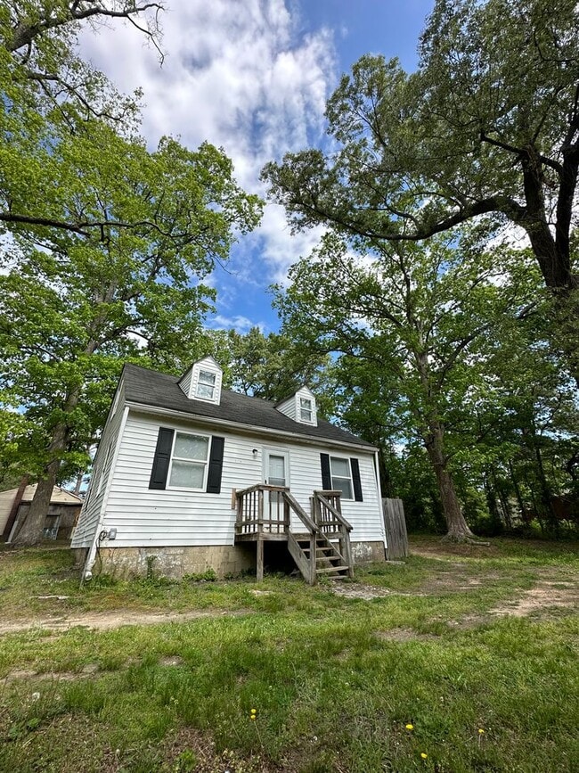 property at 1800 Buckner St