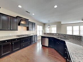 15325 Colonial Park Dr in Huntersville, NC - Building Photo - Building Photo