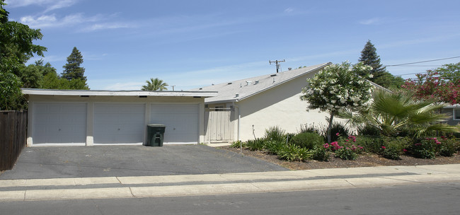 1417-1423 Carleton Dr in Concord, CA - Building Photo - Building Photo