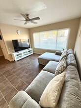 9645 St George St in Spring Valley, CA - Foto de edificio - Building Photo