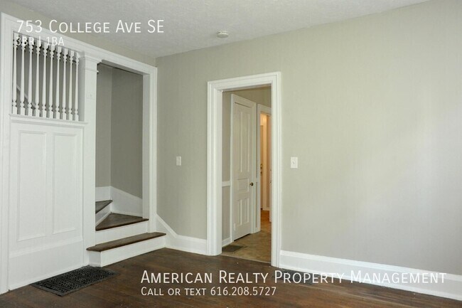 753 College Ave SE in Grand Rapids, MI - Building Photo - Building Photo